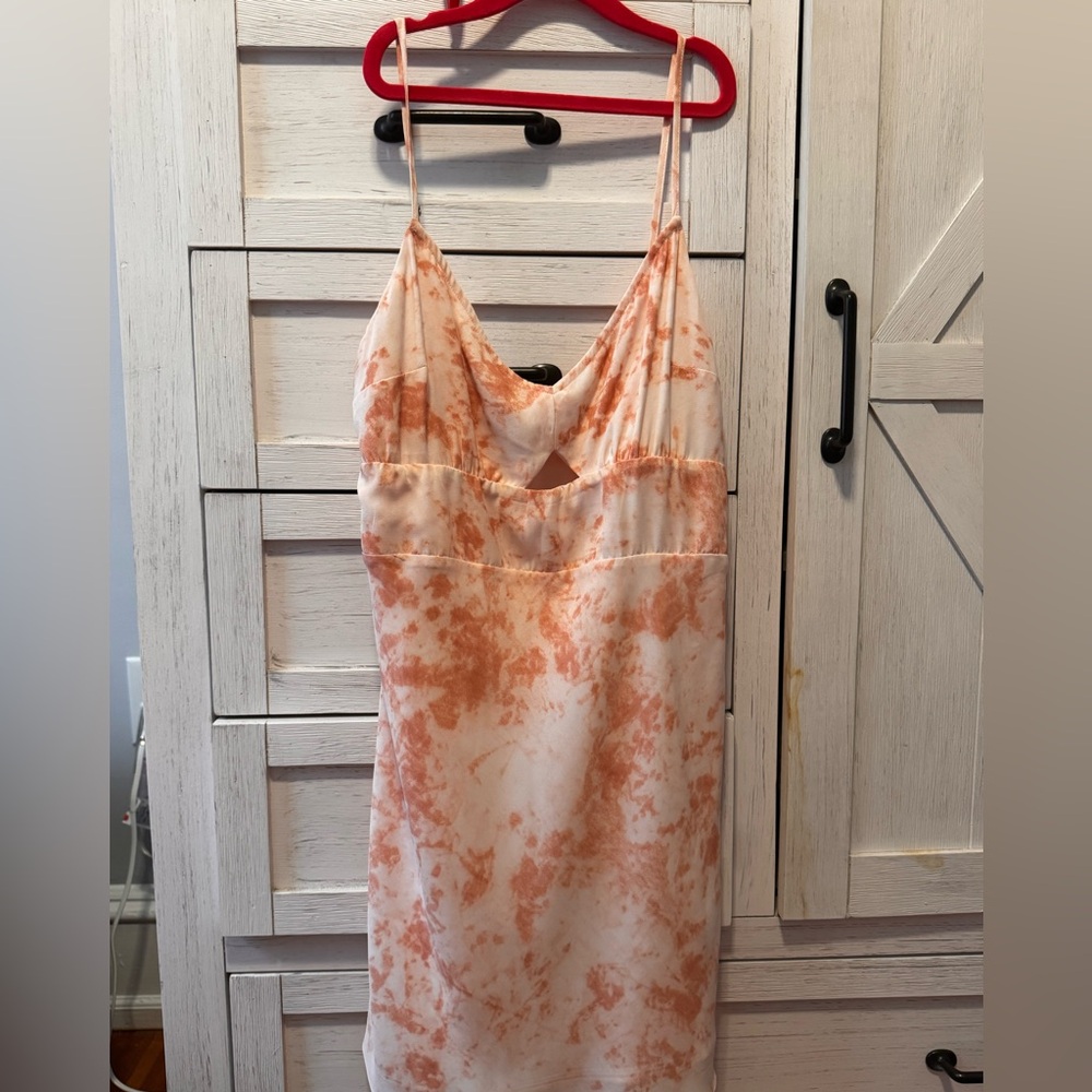 Women’s Abercrombie & Fitch Coral Tie-Dye Dress unworn without tags